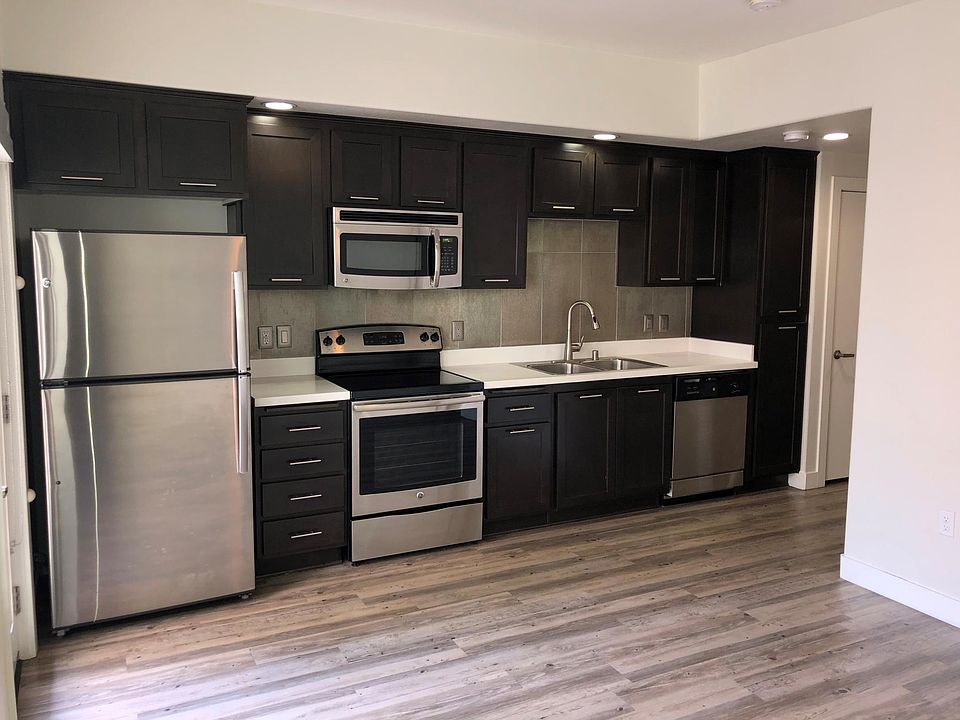 1st image of 452 10th Ave #209