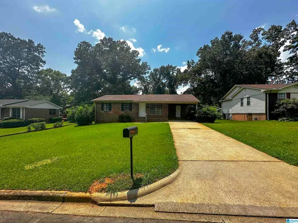 813 Roberson Rd, Fairfield, AL 35064