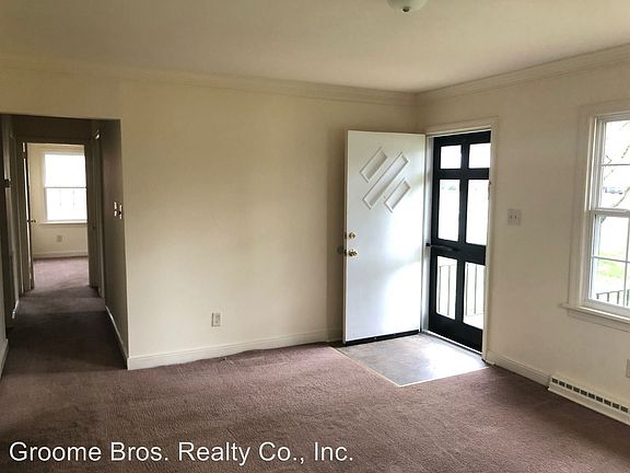 4th image of 1701 Debbie Ln