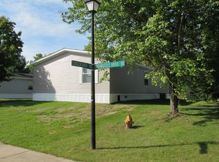 1206 Shiawassee River Rd, Three Rivers, MI 49093