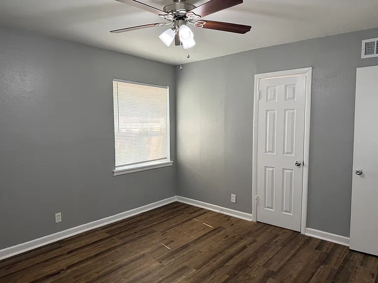 2500 Normont Cir — Photo 7