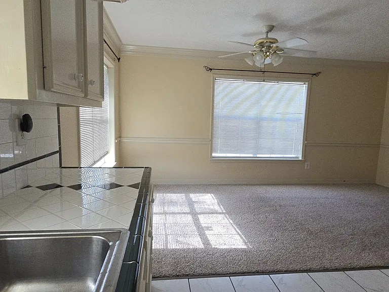 924 Kelley St #B — Photo 7