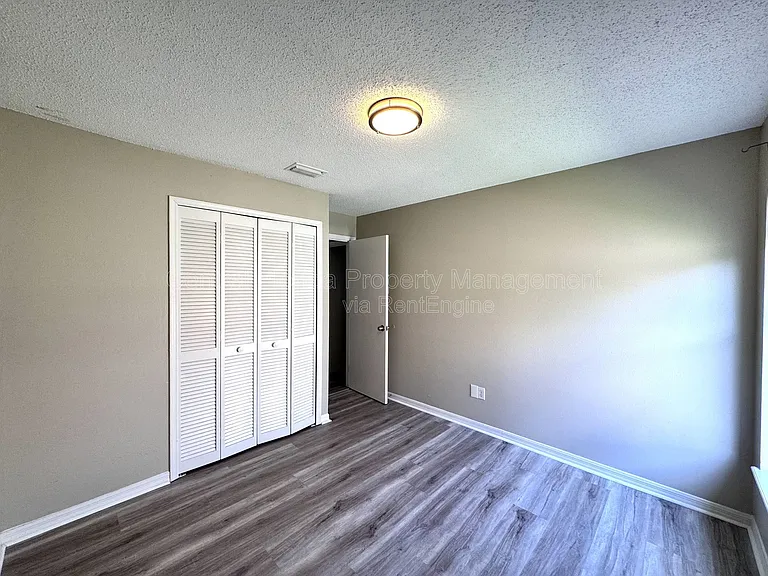 7305 Marseille Cir — Photo 22