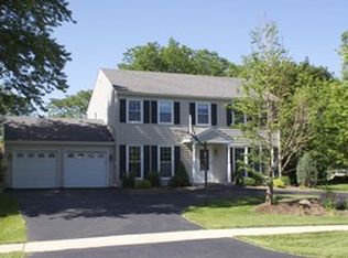 2315 Embden Ln, Wheaton, IL 60189