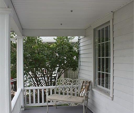 4th image of 354 S Clairmont Ave