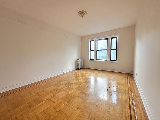 3rd image of 68 W 238th St #C12