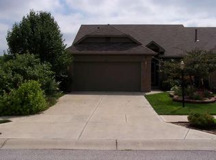 628 N Stonemill Dr, Greenwood, IN
