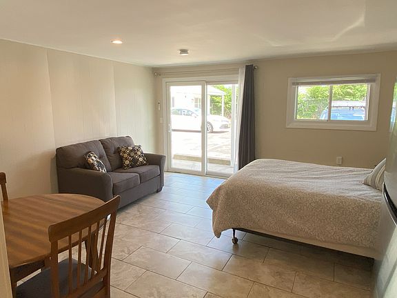 3rd image of 18 Imperial St #112