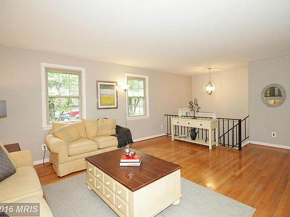 3rd image of 4324 Willow Woods Dr