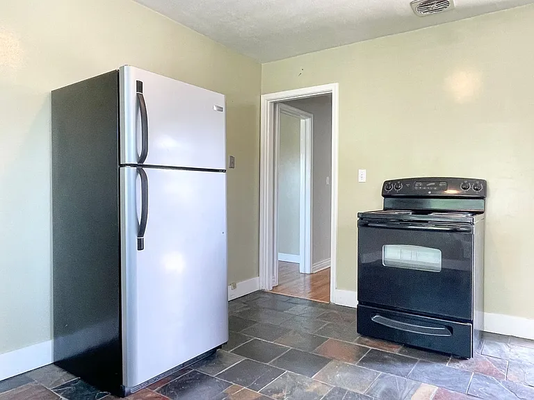 2705 S. Imperial St. — Photo 14
