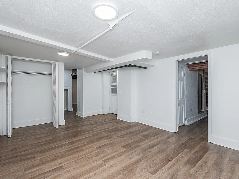 Wolcott Apartments — Photo 19