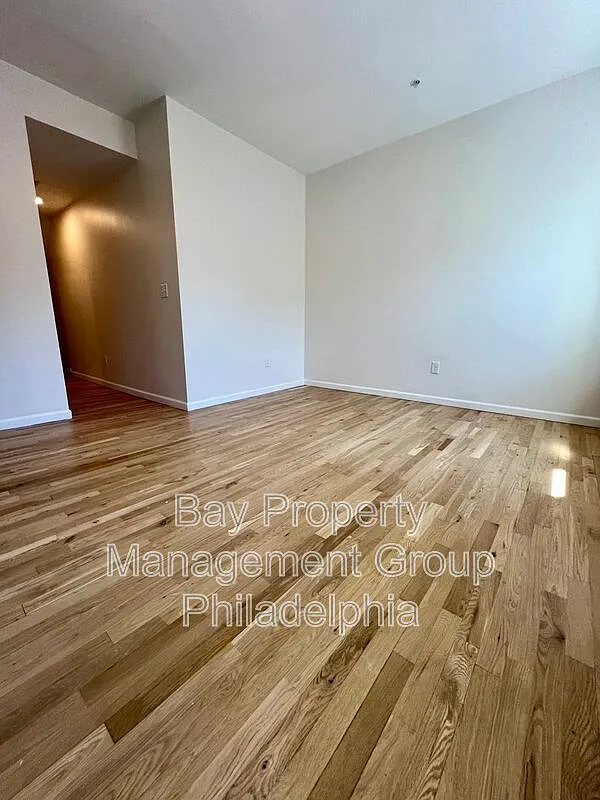 2 bed, 1.0 bath, 980 sqft, $1,250 — Photo 2