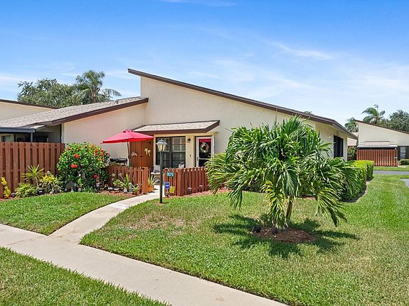 3rd image of 8070 SE Villa Circle #A