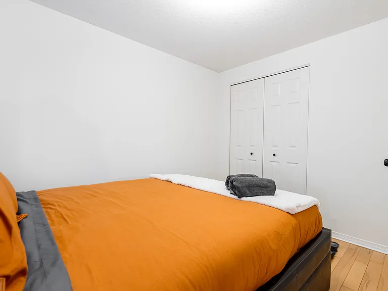 235 Rossmore Ct — Photo 20