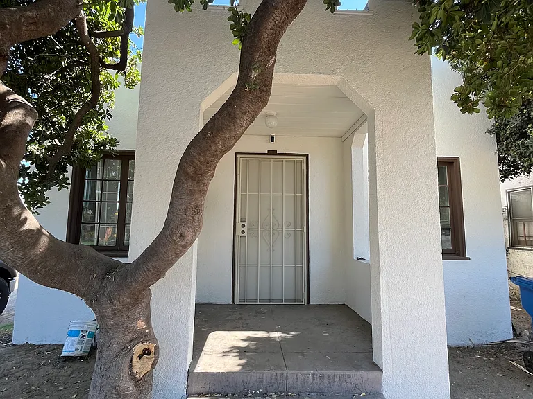 228 W Pearl St — Photo 1