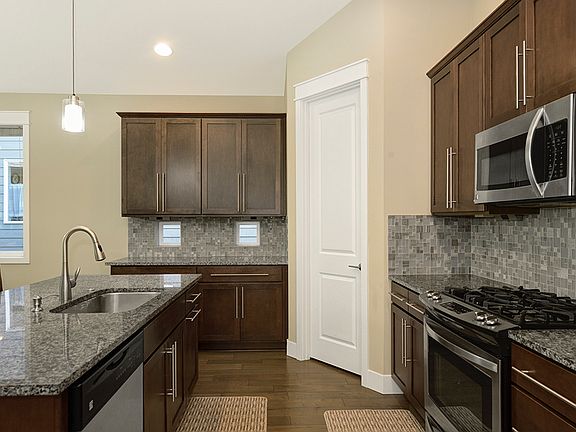 3rd image of 20633 2nd Ave W