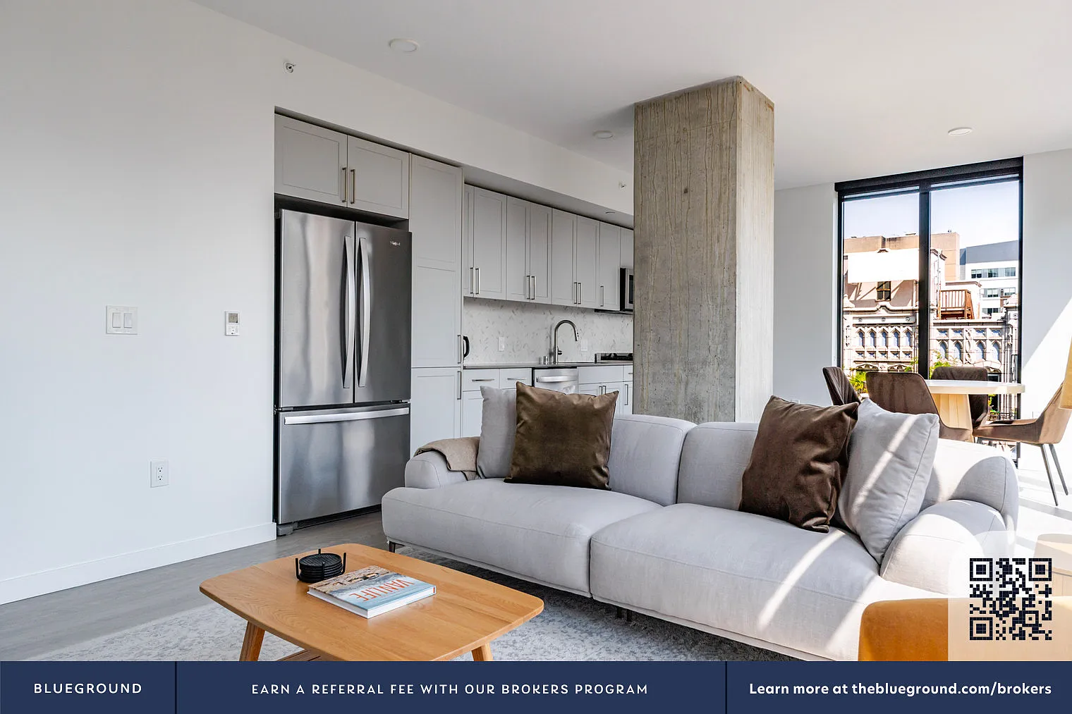 2 bed, 2.0 bath, 1001 sqft, $4,210 — Photo 3