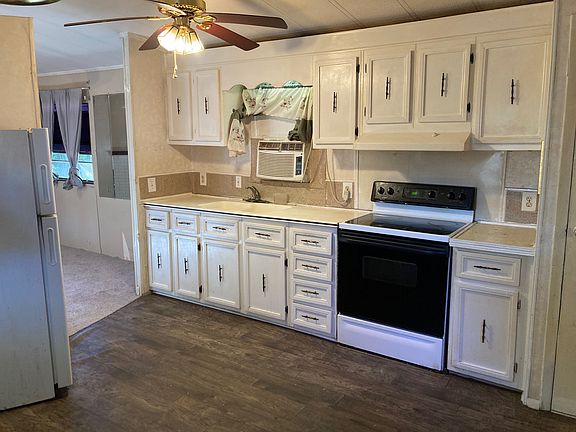 3rd image of 12 Cedar Ave