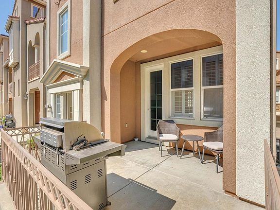 3rd image of 2030 Mary Helen Ln
