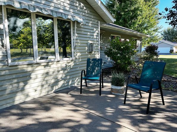 1100 Joy Ln, Little Falls, MN 56345
