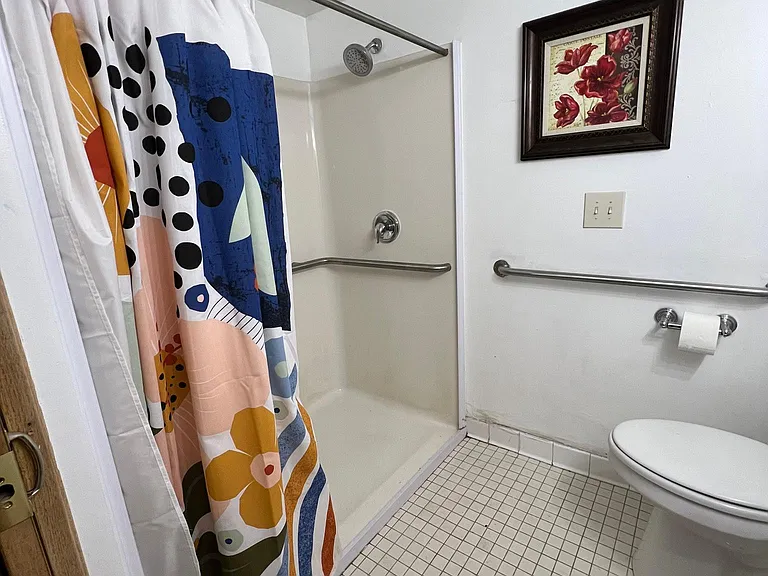 2910 N Newhall St #C — Photo 27