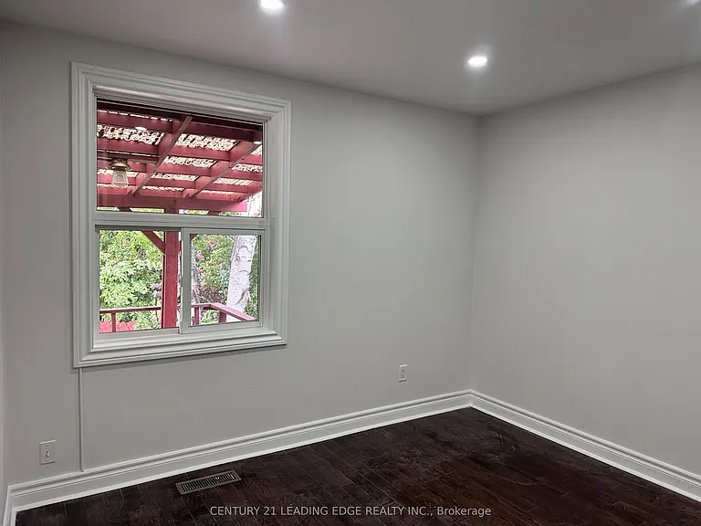11 White Abbey Park #MAIN FL — Photo 6