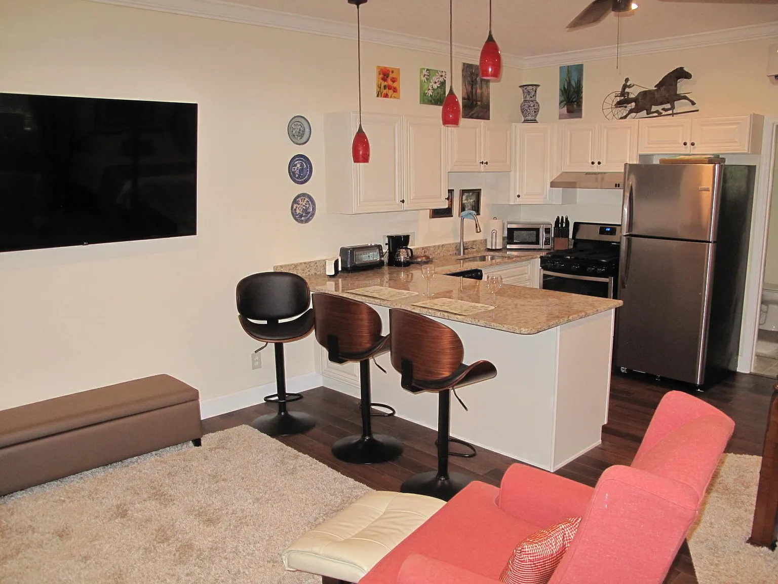 Studio, 500 sqft, $1,400 — Photo 2