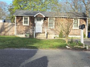 151 Lakeview Dr, Mastic Beach, NY 11951