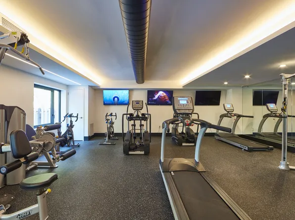 325 Lafayette Avenue image 9 of 12