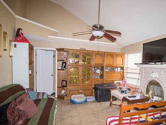 4th image of 11661 Spencer Dr