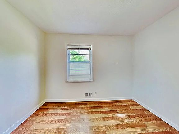 2nd image of 1399 High Meadow Dr