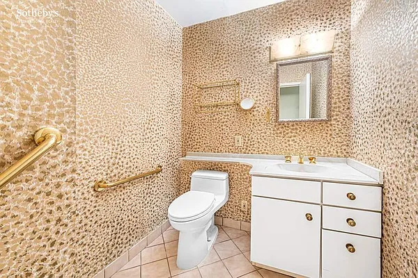 Sold by Sotheby's International Realty | media 11