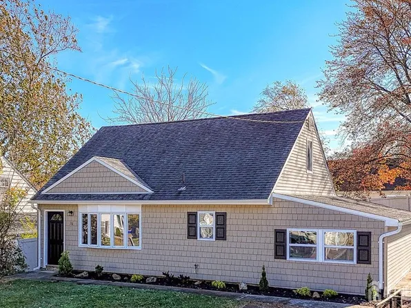 32 Ash Ter, Parlin, NJ 08859