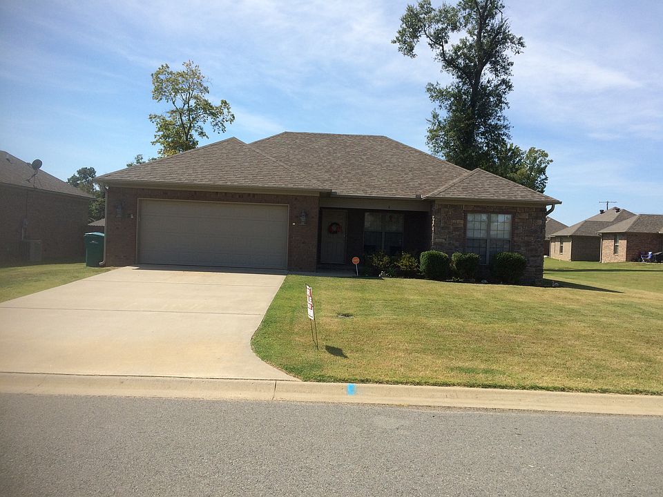 1st image of 6 Golden Leaf Dr