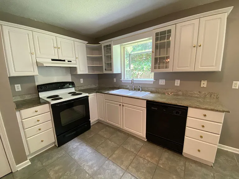 119 White Ave — Photo 5