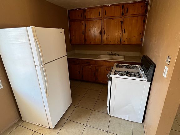 5th image of 207 E Alice Ave