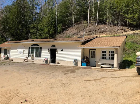 14831 Clay Hwy, Lizemores, WV 25125