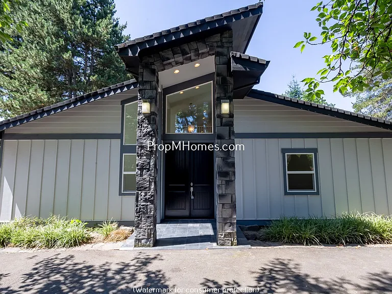 14995 SW 141st Ave — Photo 3