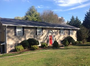 806 Thomas Ave, Chickamauga, GA 30707