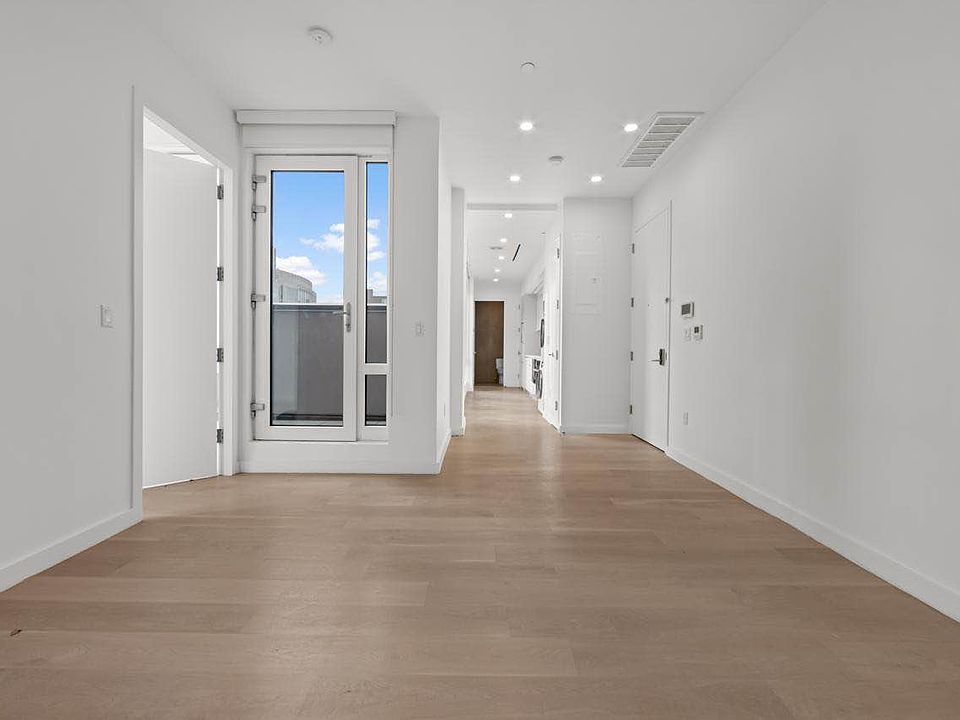 1st image of 127 Concord St #Penthouse 12c