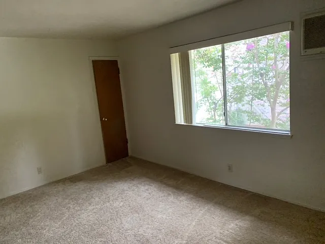 2610 D St — Photo 2