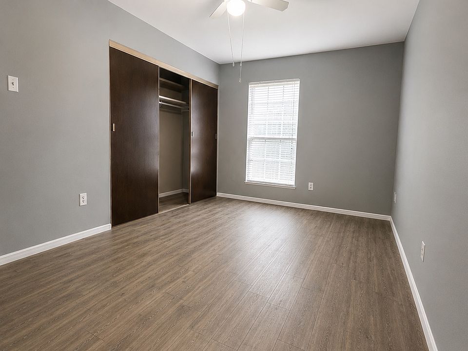 1st image of 324 Chapel Ridge Dr APT E