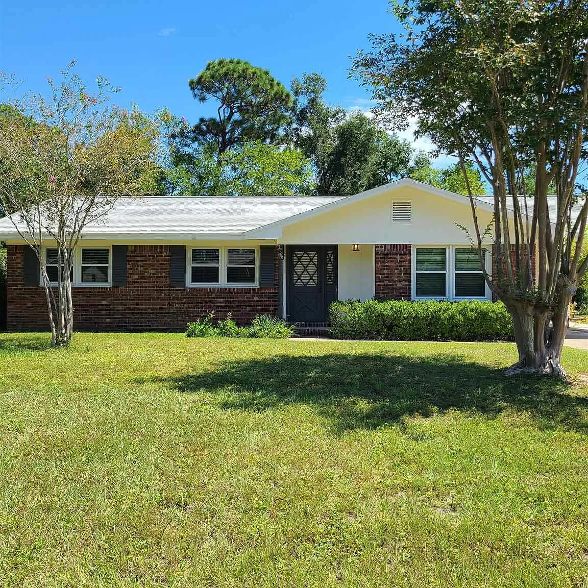 3 bed, 1295 sqft, $1,775 — Photo 1