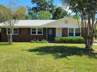 5560 Hibiscus Rd, Pensacola, FL 32504