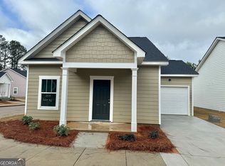 201 Lenox Cir, Lagrange, GA 30241