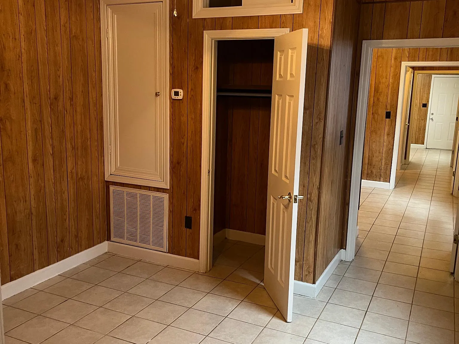 2 bed, $1,200 — Photo 3