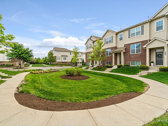 3rd image of 305 Lexington Ln