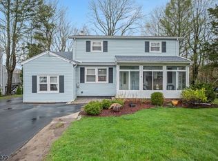 100 Kakeout Rd, Butler, NJ 07405