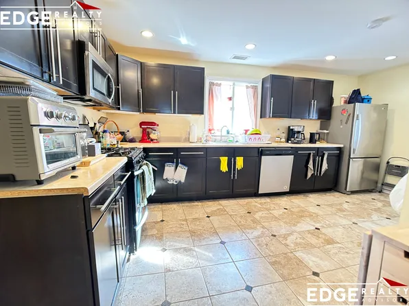 27 Bostonia Ave Floor 2, Brighton, MA 02135