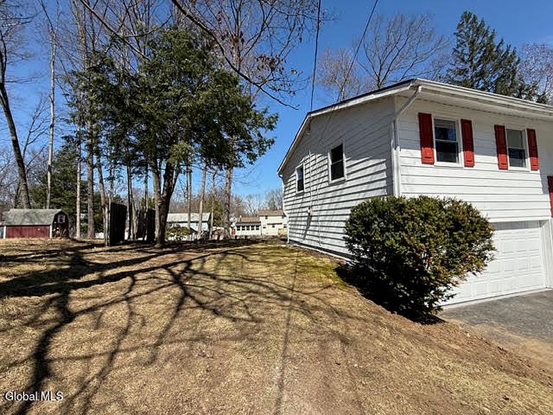 4th image of 8 Orenda Spring Drive
